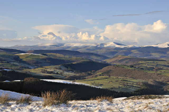 cumulonimbus cluster approaching the valley from the north