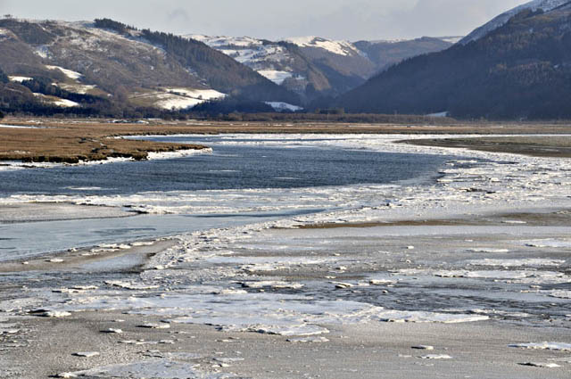 Ice flows on the Dyfi Estuary