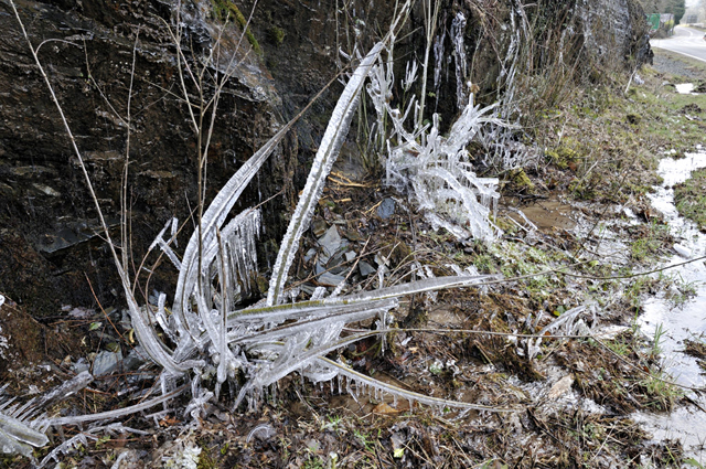 Ice-stalagmites, Maentwrog