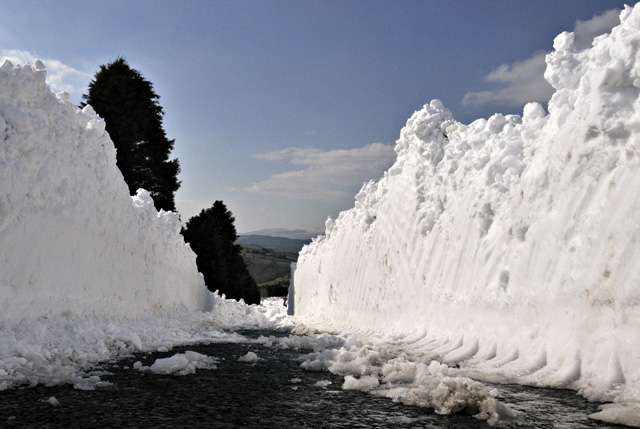 Dylife mountain road megadrift