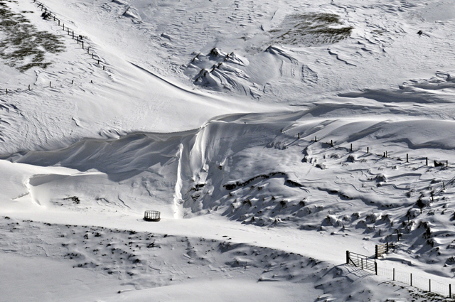 Dylife mountain road megadrifts - March 2013