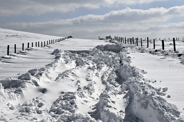 Dylife mountain road megadrifts - March 2013
