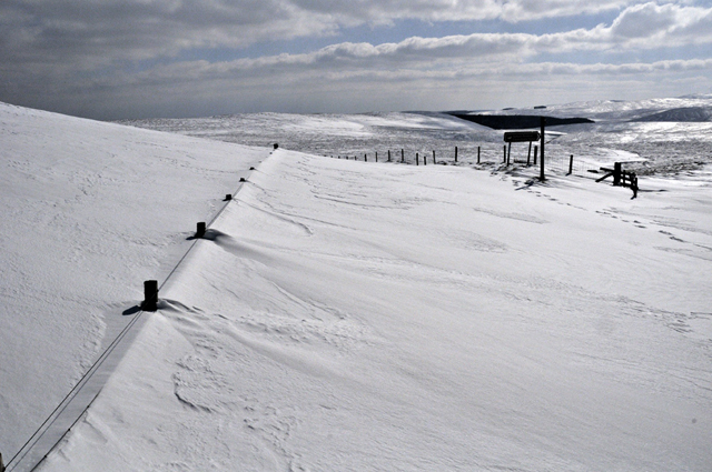 Dylife mountain road megadrifts - March 2013