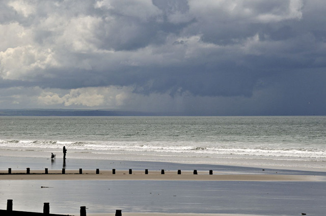 Wall-cloud forms over Cardigan Bay