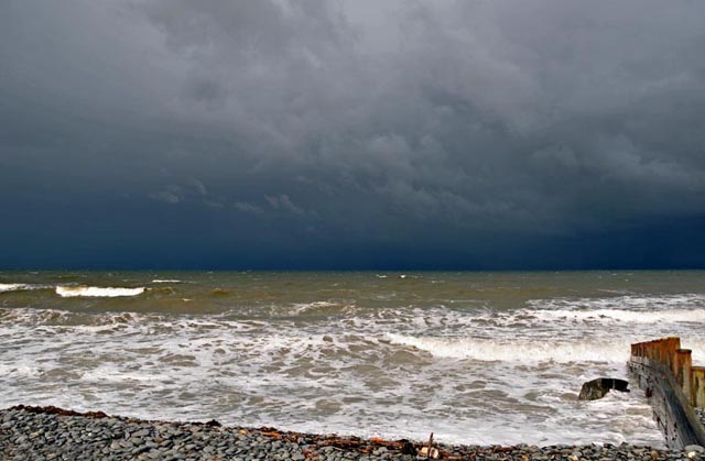 Thunderstorm coming in at Borth