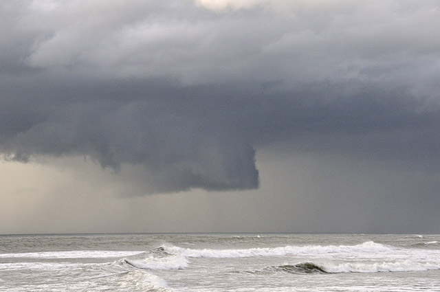 Zoom back in to steepest phase of wall-cloud