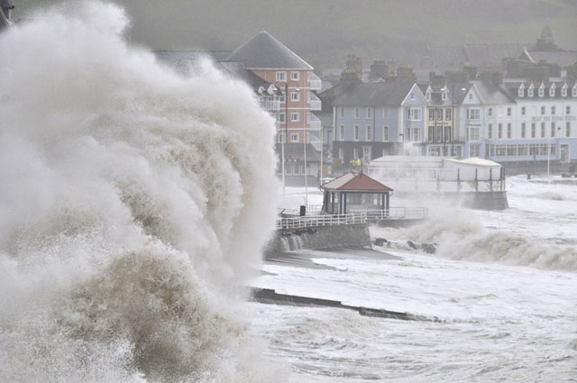 giant waves Aberystwyth