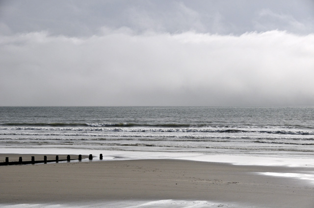 incoming sea-fog, Borth