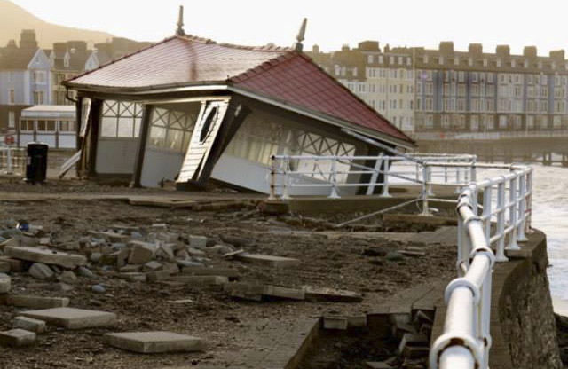 Aberystwyth collapsed shelter