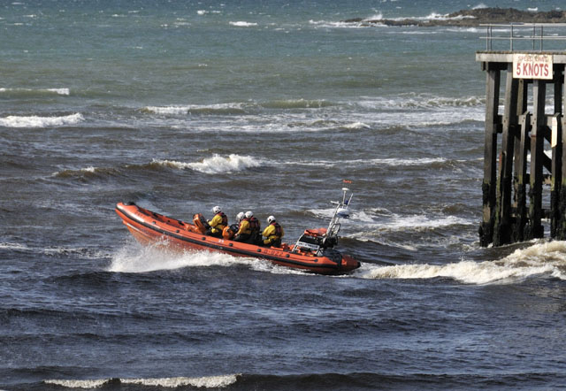 lifeboat rescue, Aberystwyth harbour mouth