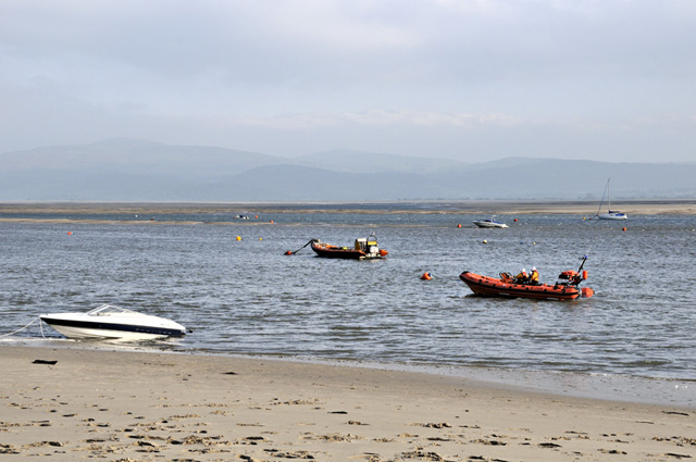 Aberdyfi Lifeboat on an emergency call-out