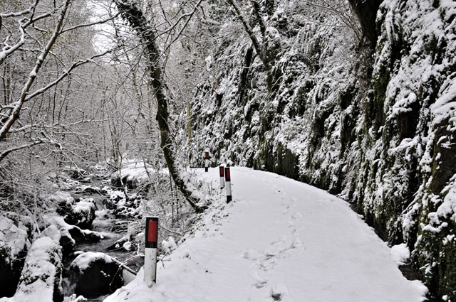 Llyfnant Valley road in snow