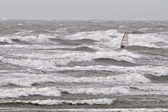 extreme
                      windsurfing