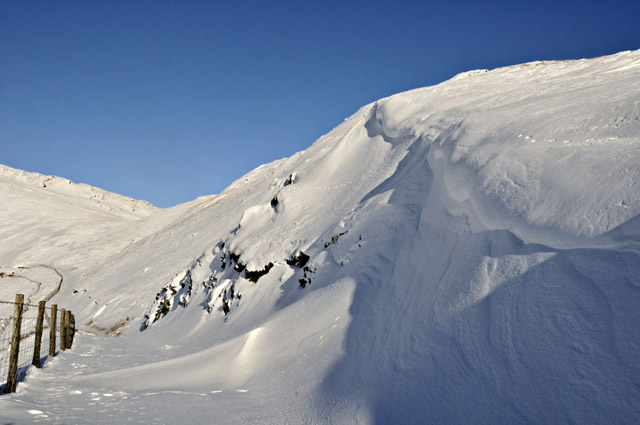 Huge snowdrifts on the way up Tarrenhendre, Dec 24th 2010